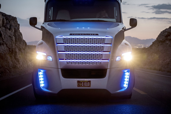Freightliner Inspiration autonomous truck
(Daimler Trucks North America)