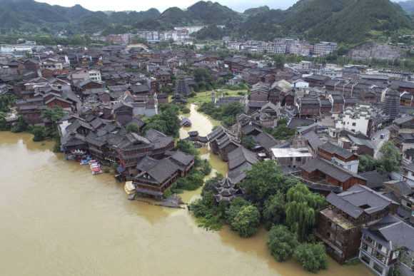 Heavy Rains Batter China, Raising Flood Alert Levels for Cities on Yangtze River - Insurance Journal