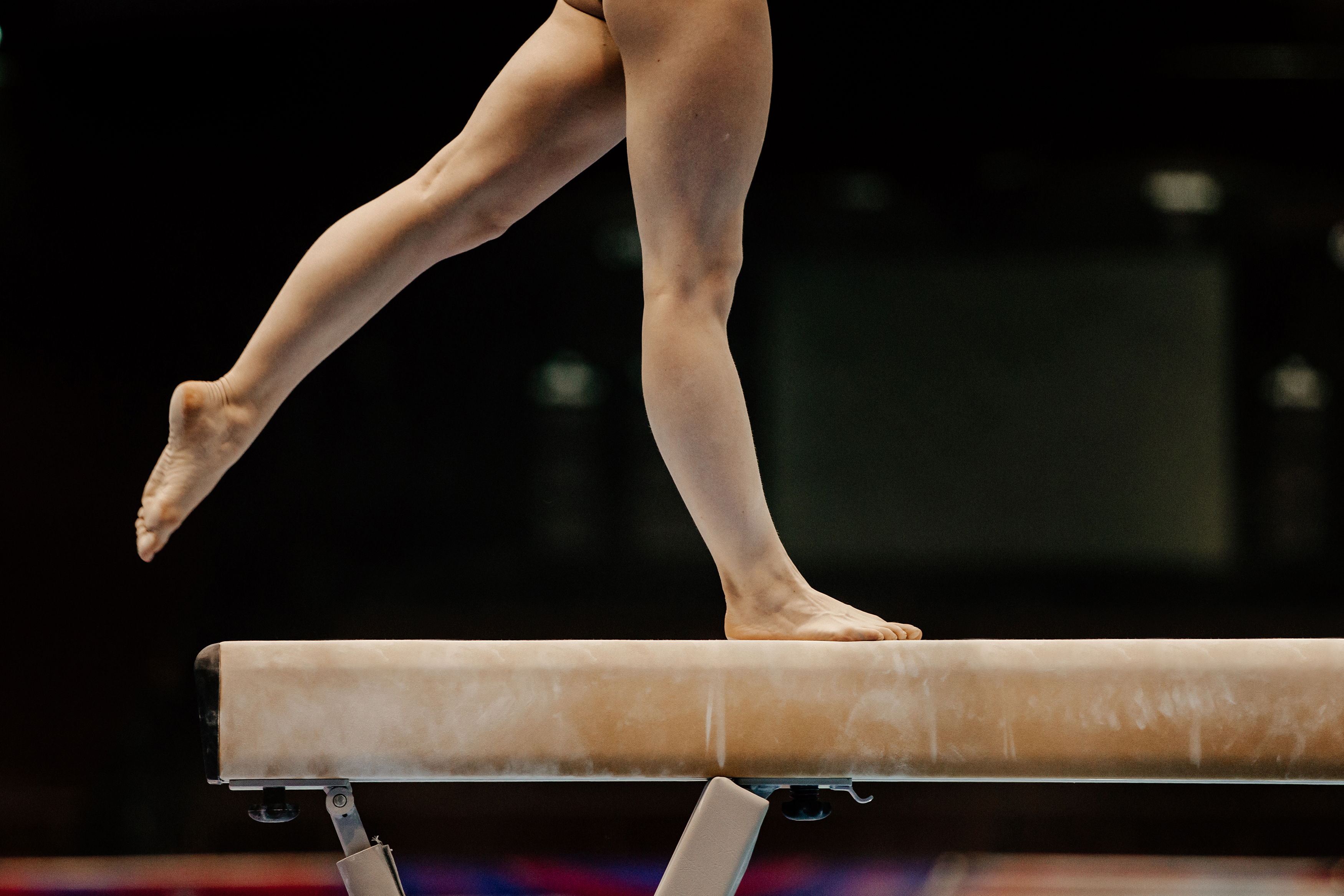 Ноги гимнастов. Джоанна Каас гимнастика. Рейчел Денхолландер гимнастика. Ноги гимнасток. Ножки гимнасток.
