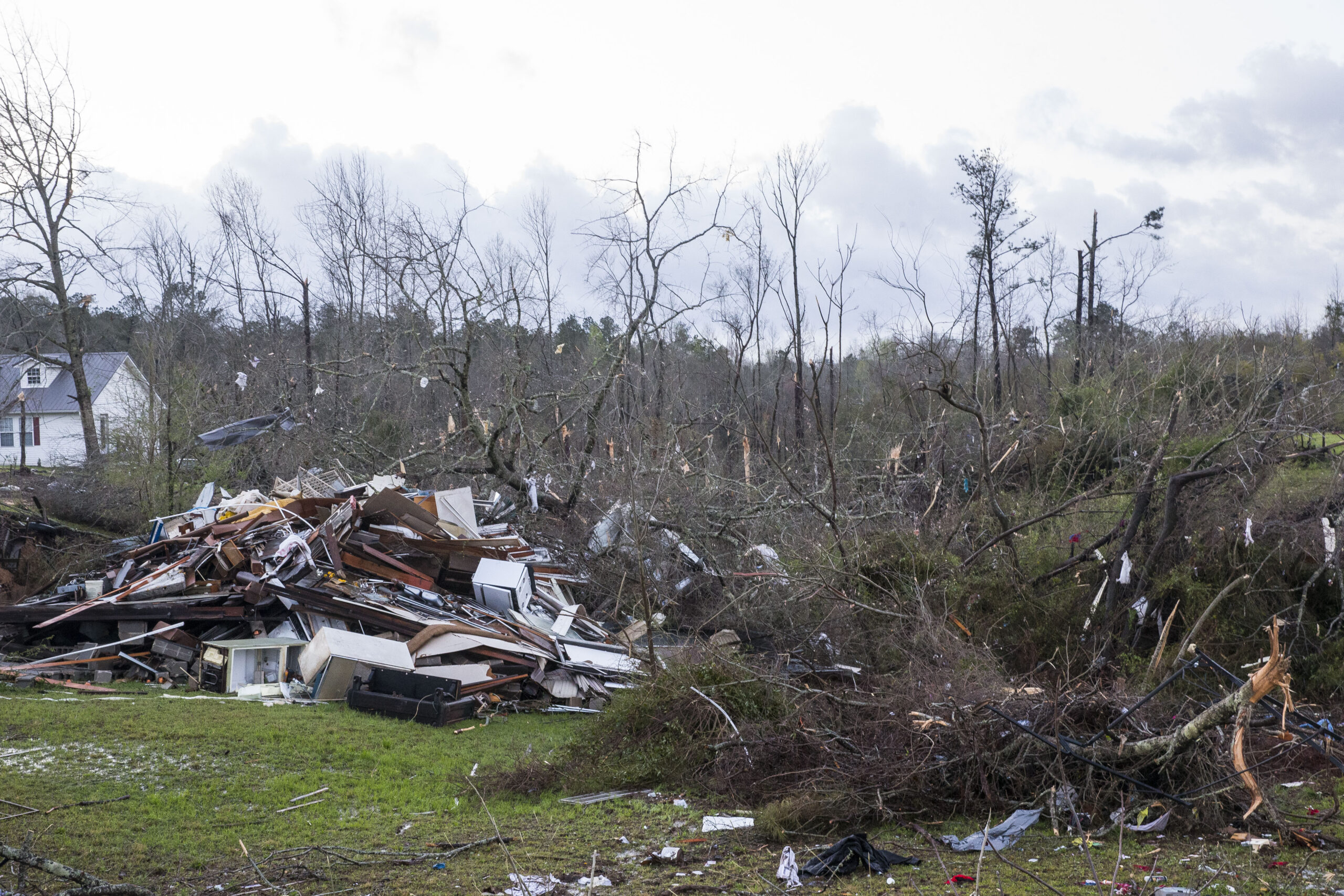 Storms leave damage trail in Deep South