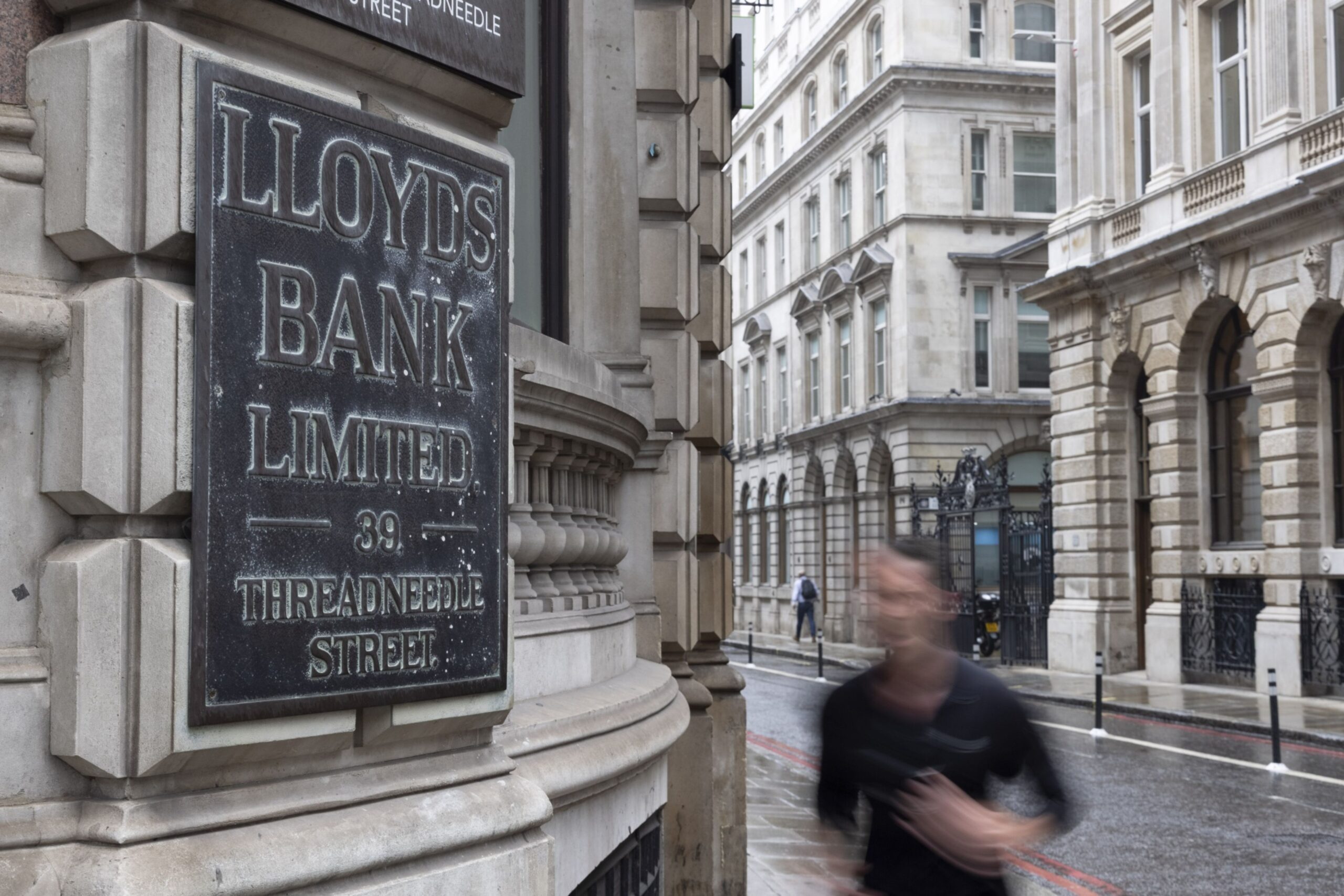 Lloyds Bank Fined 125m For Inaccurate