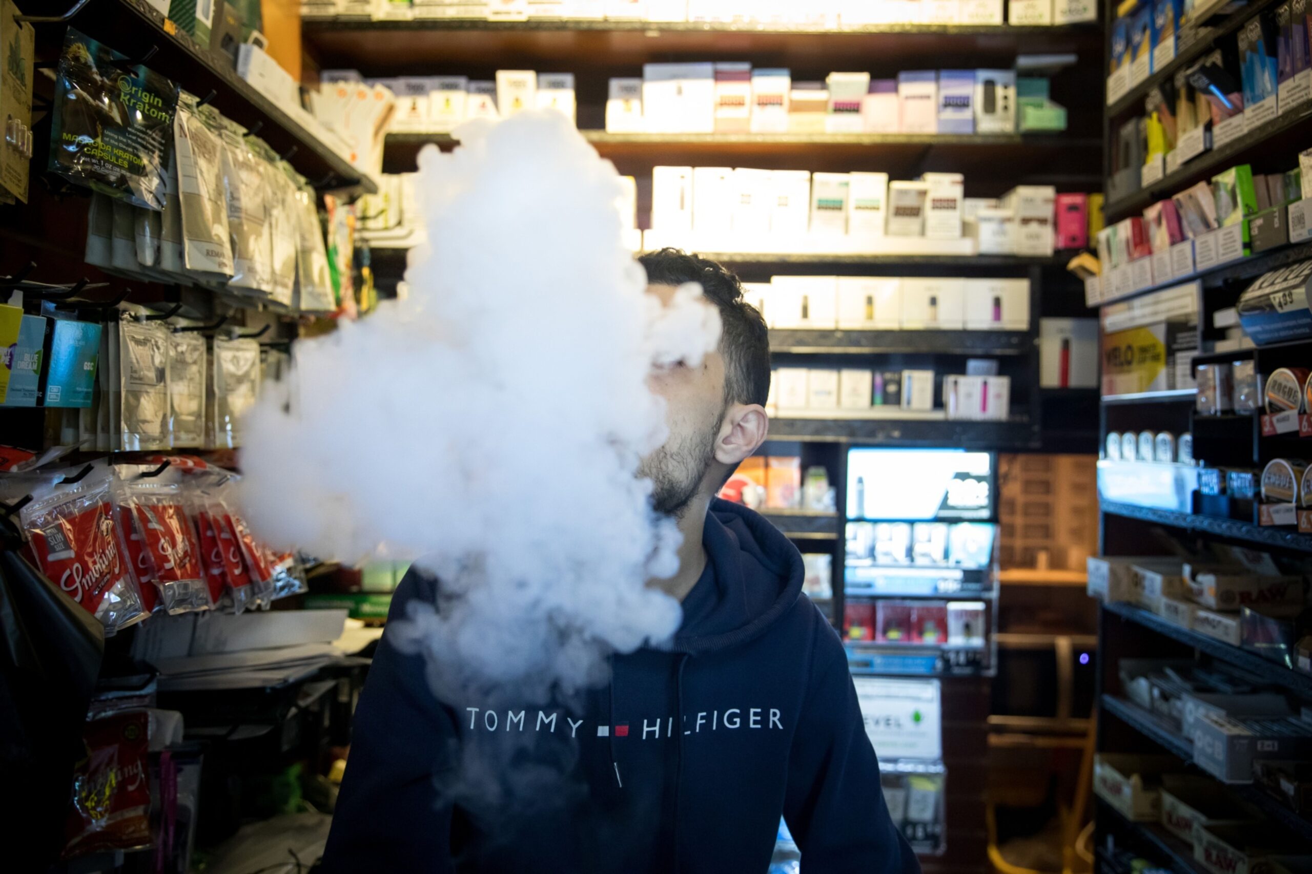 Philip Morris launches disposable vape in UK, News
