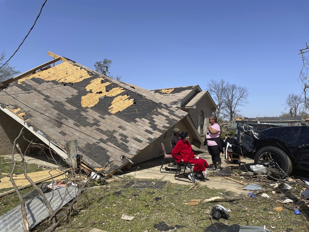 Tornadoes Wipe Out Parts of Mississippi Towns, Leave 25 Dead