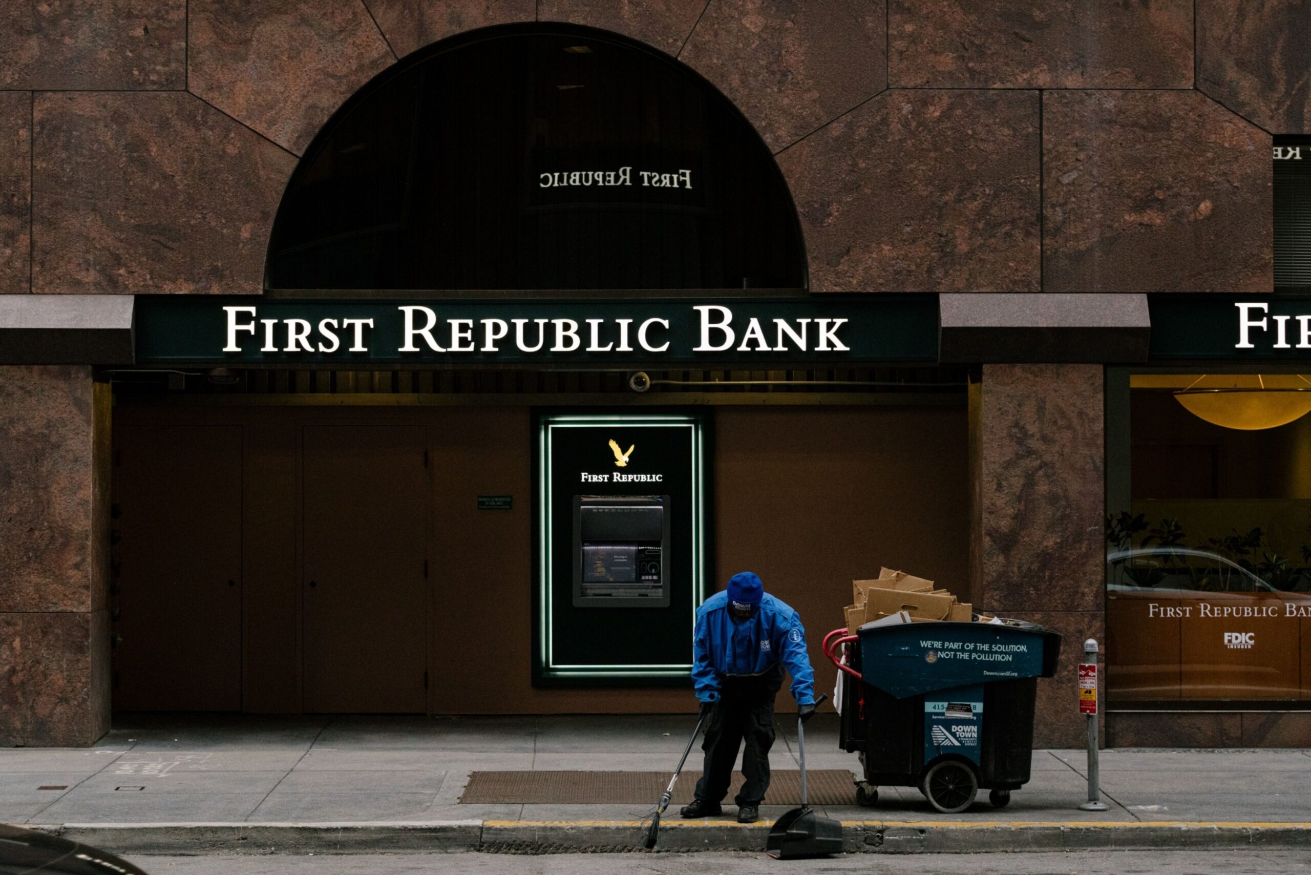 First Republic Regulators Rush to Fix Crisis as Banks Make Bids