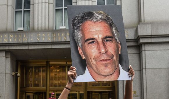 Epstein Victim Suing JPMorgan Seeks Class-Action Status