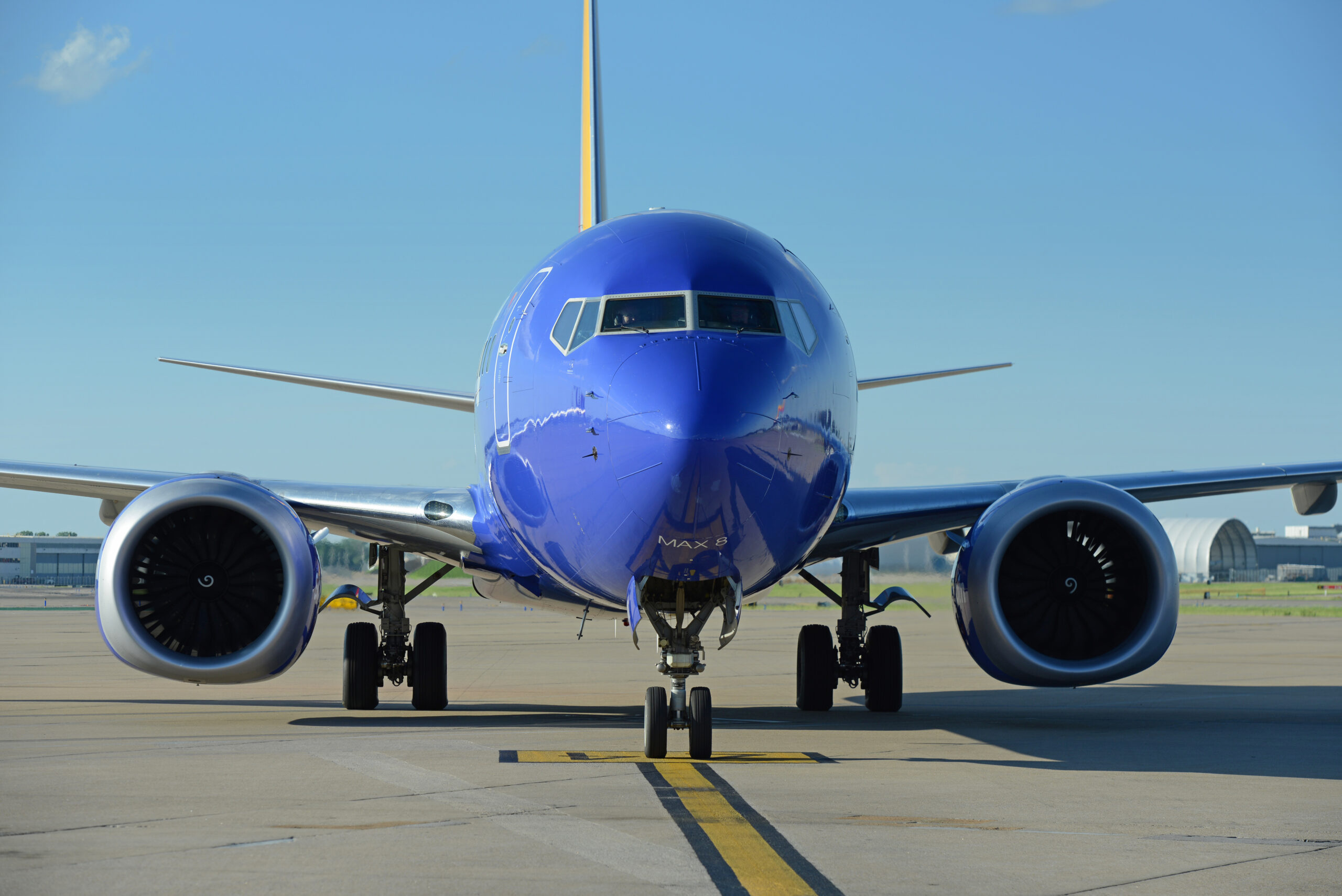 La perte du capot moteur sur le Boeing 737-800 du sud-ouest incite une enquête de la FAA