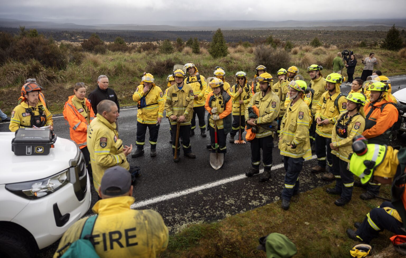 Nz Firefighting New Zealand Firefighters Say Tongariro Wildfire Is Coming Under Control