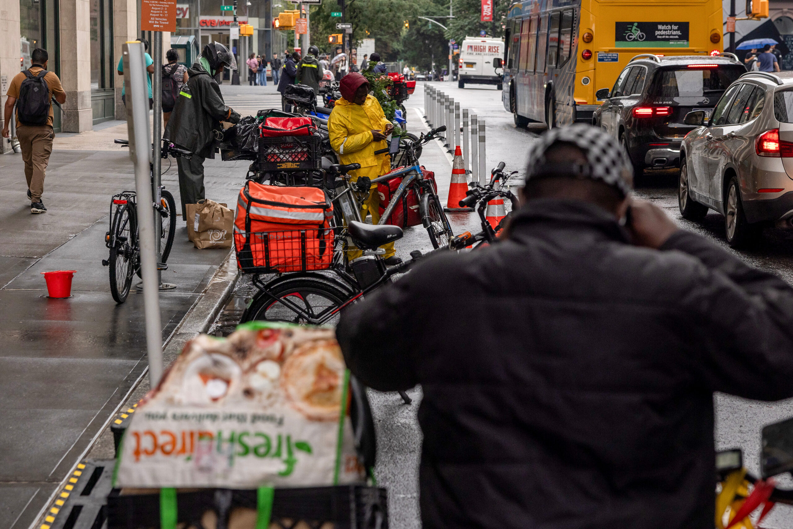 NYC Mayor Mamdani Widens Delivery-App Crackdown With Lost-Pay Lawsuit