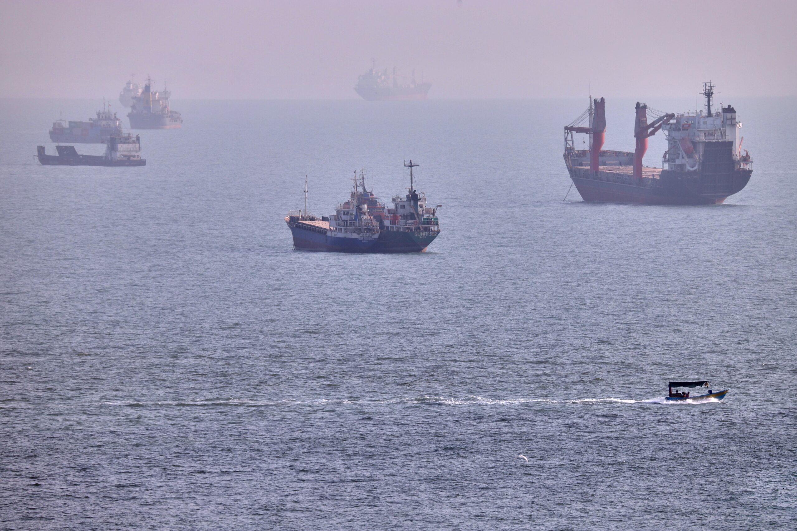 Photo: insurancejournal.com Iran Threatens Offensive in Strait of Hormuz as US Diplomacy Fails