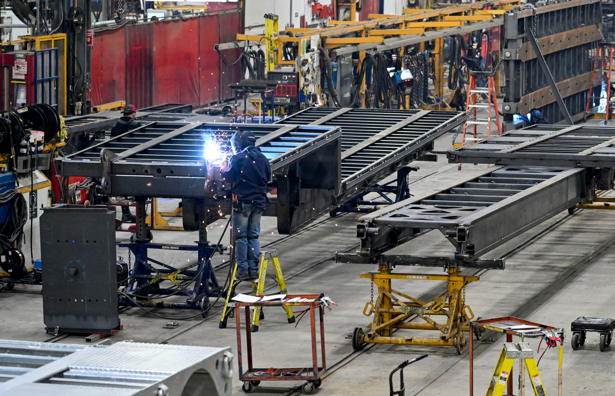 Canada Loses 41,700 Jobs as Employment Shrinks in Finance