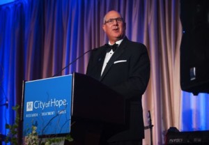 Steve DeCarlo, CEO, AmWins Group Inc., accepting the 2014 City of Hope Spirit of Life Award.